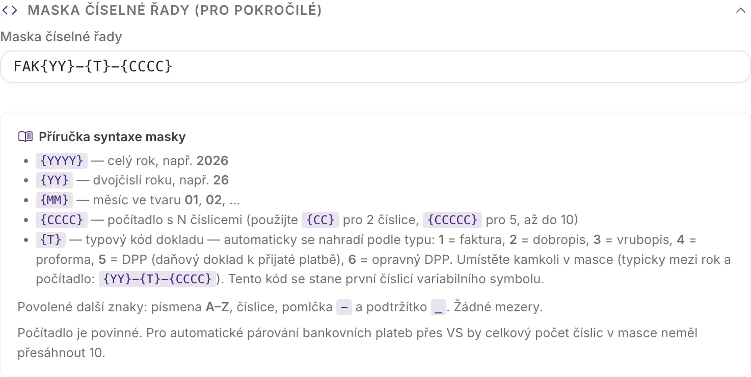 Rozbalená příručka syntaxe masky ve formuláři: seznam tokenů s vysvětlením, povolené znaky a upozornění na deset číslic kvůli párování plateb.